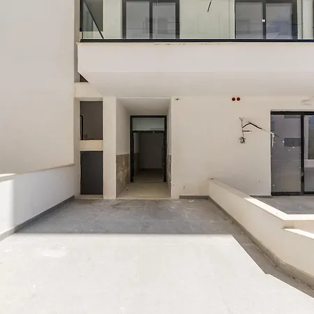 Bella Vista Balcony 1br By Pikhost * فلورا