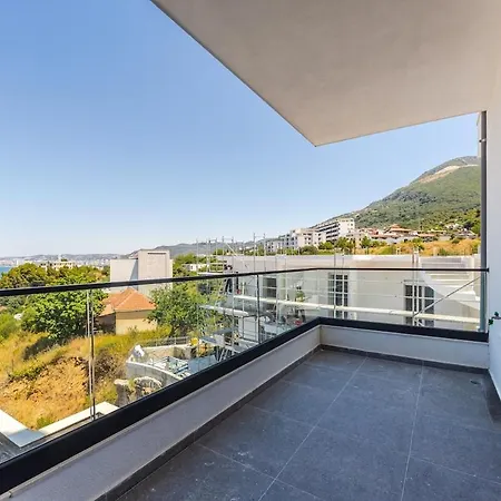 Bella Vista Balcony 1br By Pikhost * فلورا
