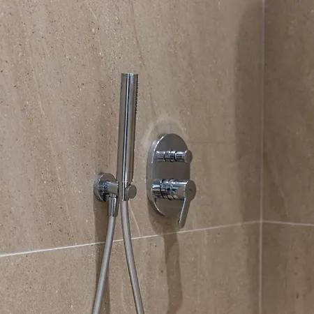 Bella Vista Balcony 1br By Pikhost * فلورا